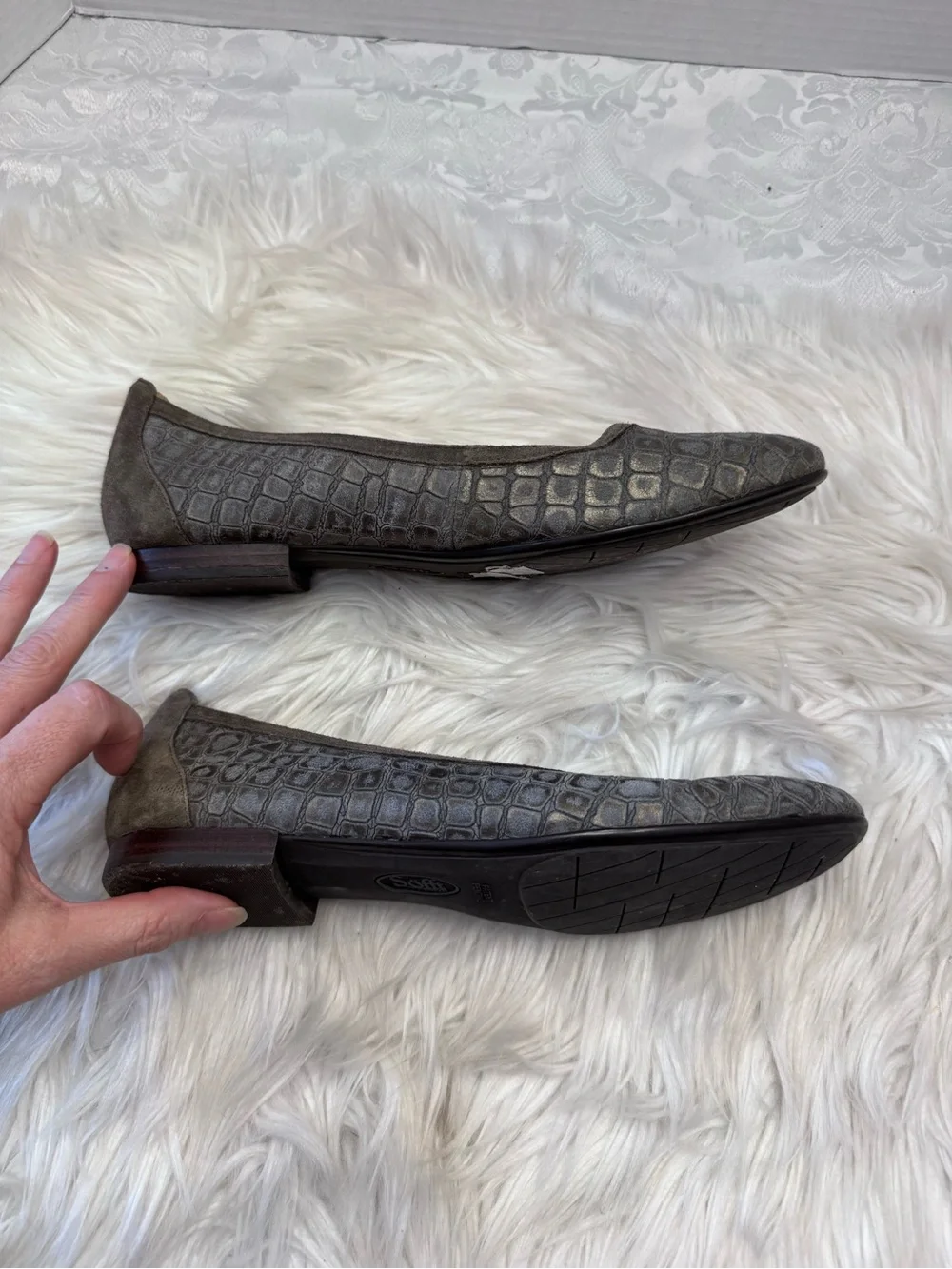 Sofft 10M Maretto Gray Croc Embossed Leather Ballet Flat Comfort Shoe Feminine